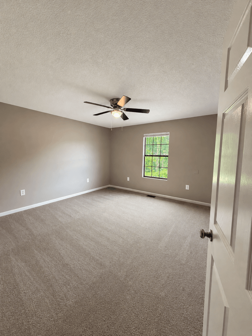 Johnson City Apartment: 905 Antioch Rd