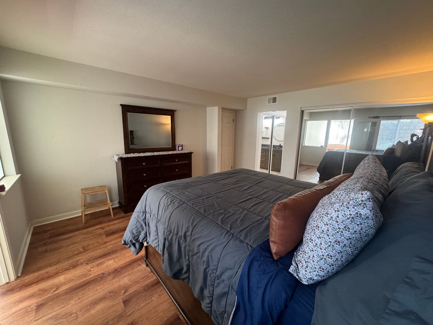 San Pablo Condo: 1000 Evergreen Terrace #1109