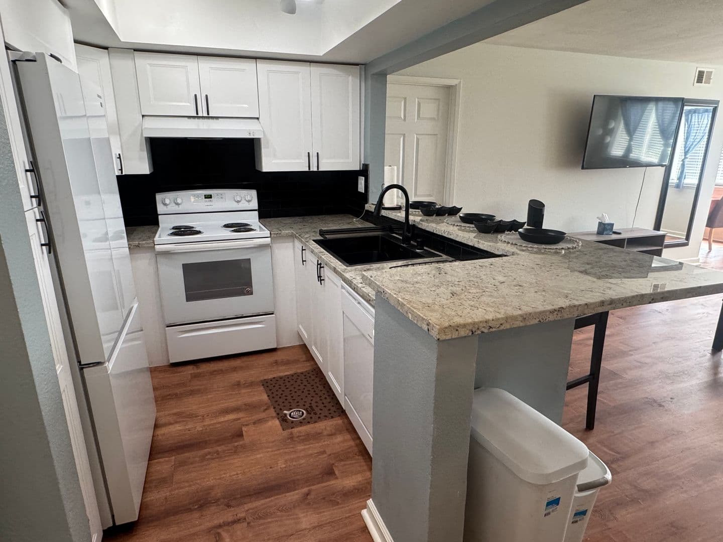 San Pablo Condo: 1000 Evergreen Terrace #1109