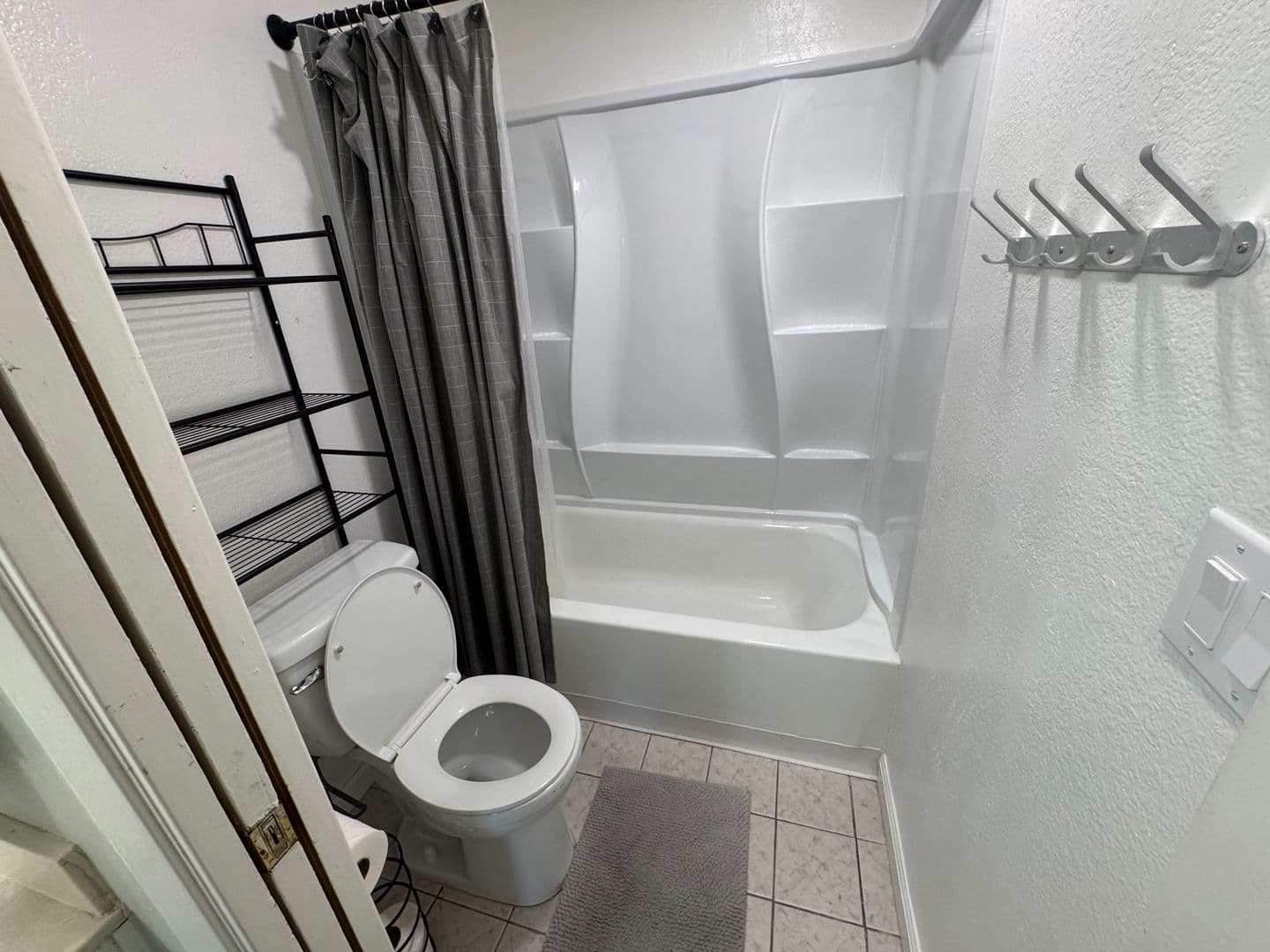 San Pablo Condo: 1000 Evergreen Terrace #1109