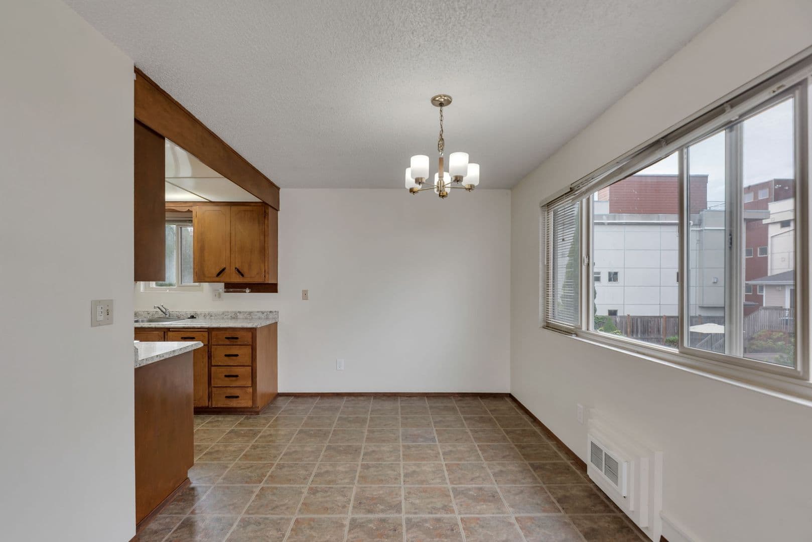Seattle Apartment: 2028 NW 59th Street