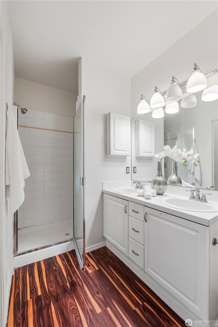 Seattle Condo: 3221 SW Avalon Way #413