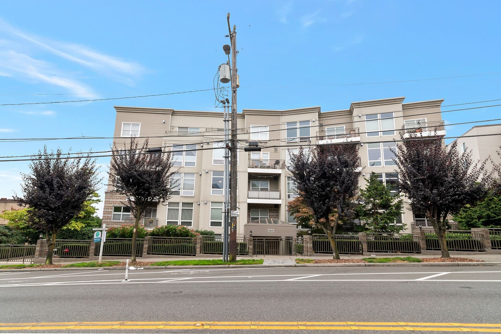 Seattle Condo: 3221 SW Avalon Way #413