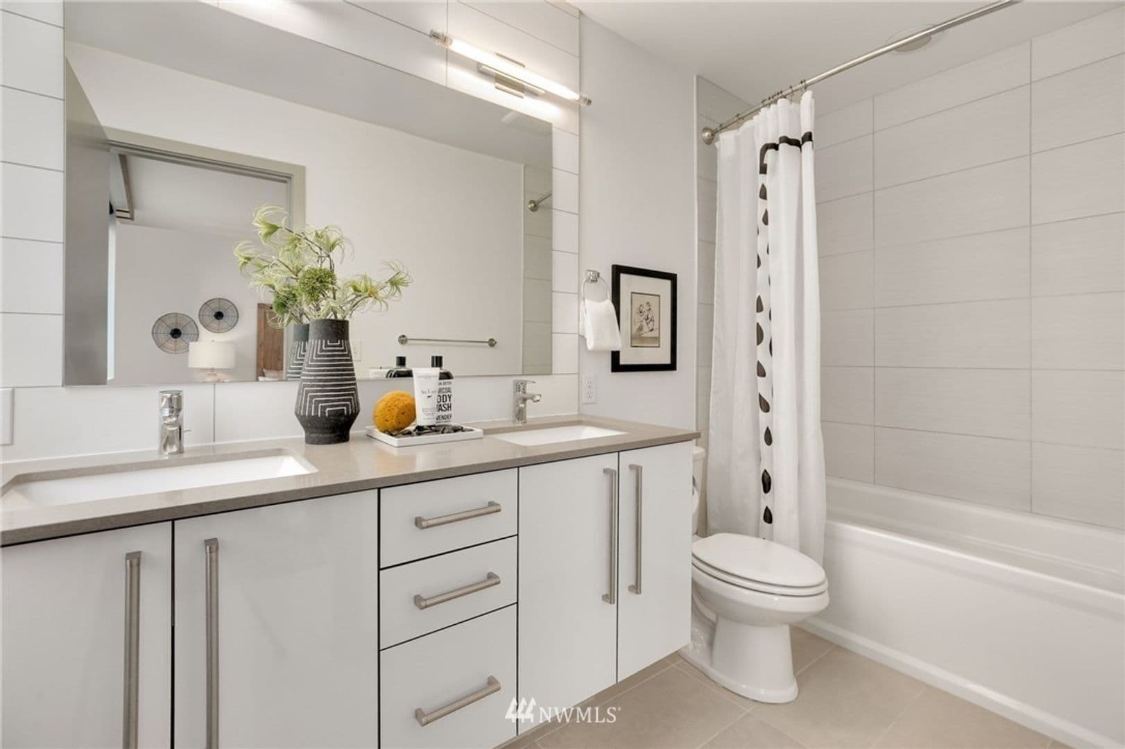 Seattle House: 2011 E Denny Way C