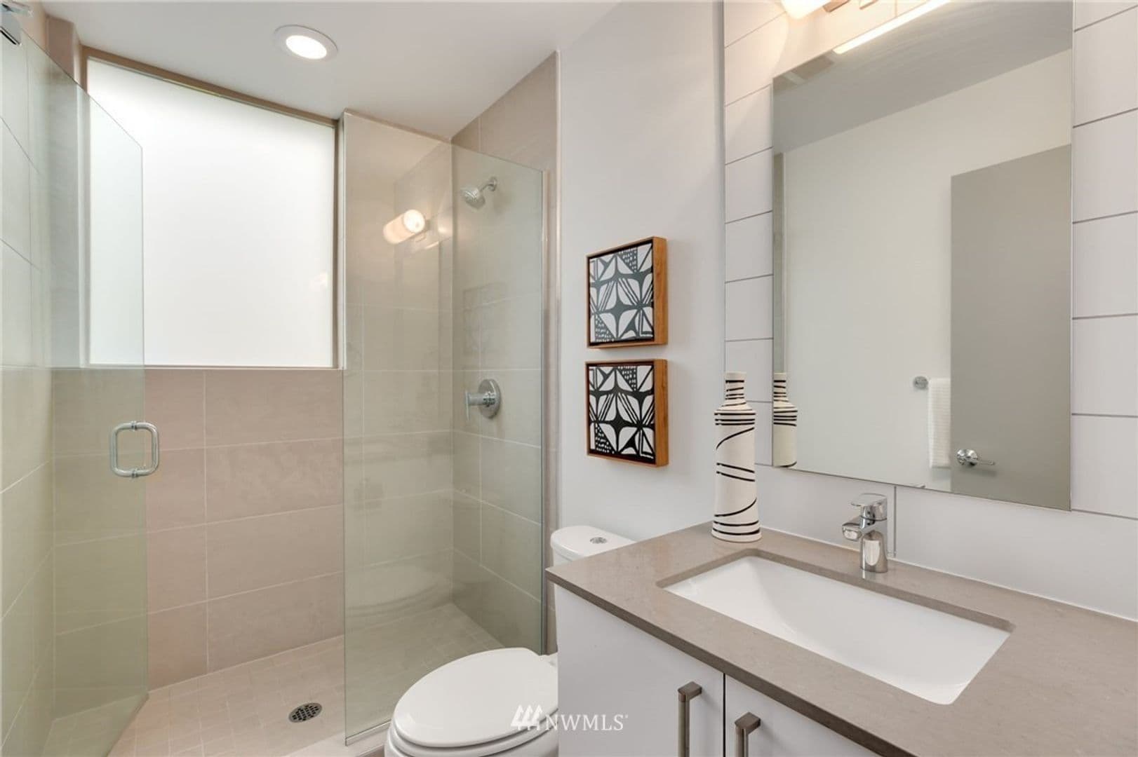 Seattle House: 2011 E Denny Way C