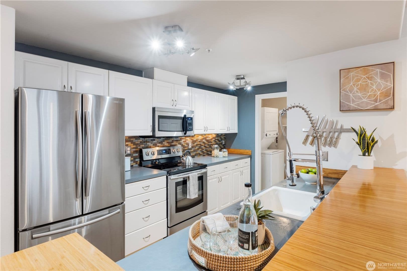 Seattle Condo: 3221 SW Avalon Way #413