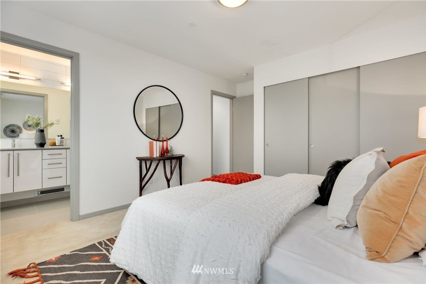 Seattle House: 2011 E Denny Way C