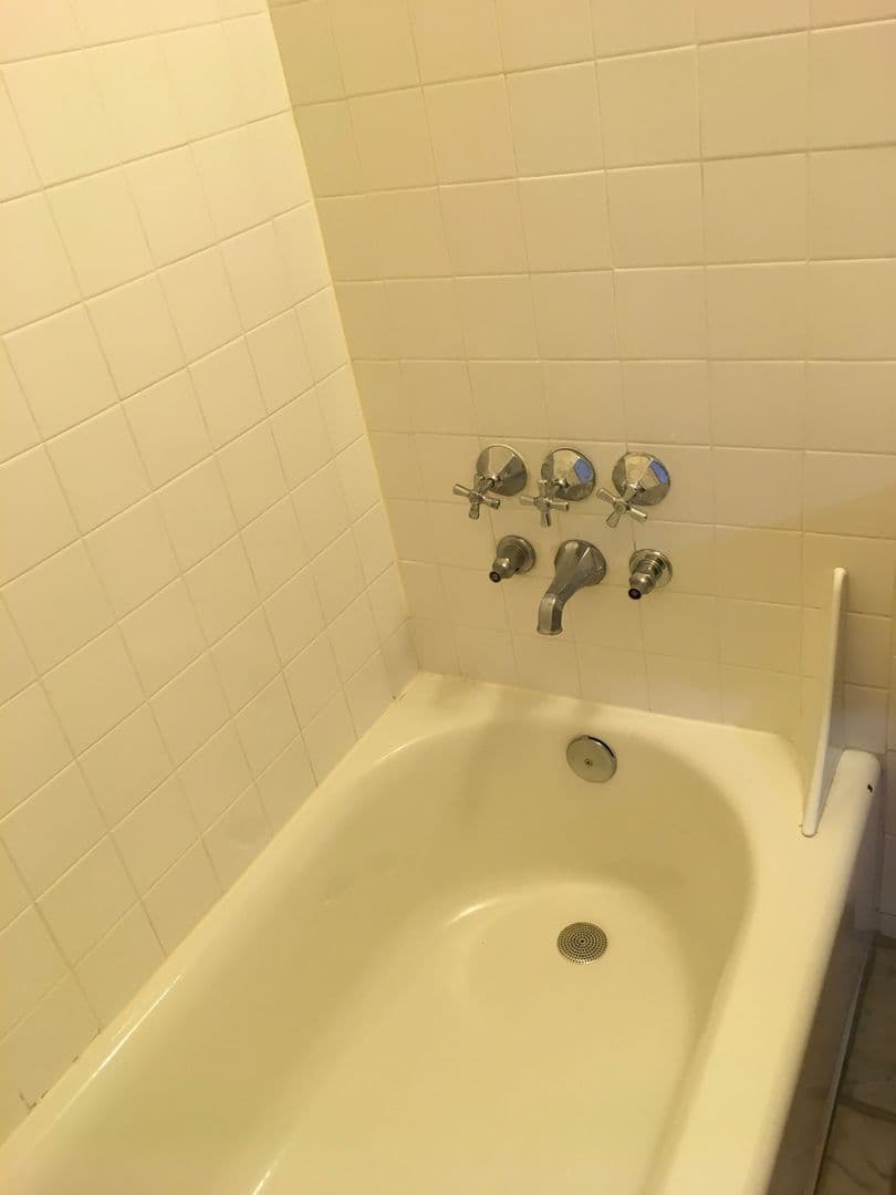 Seattle Apartment: 124 11th Avenue East