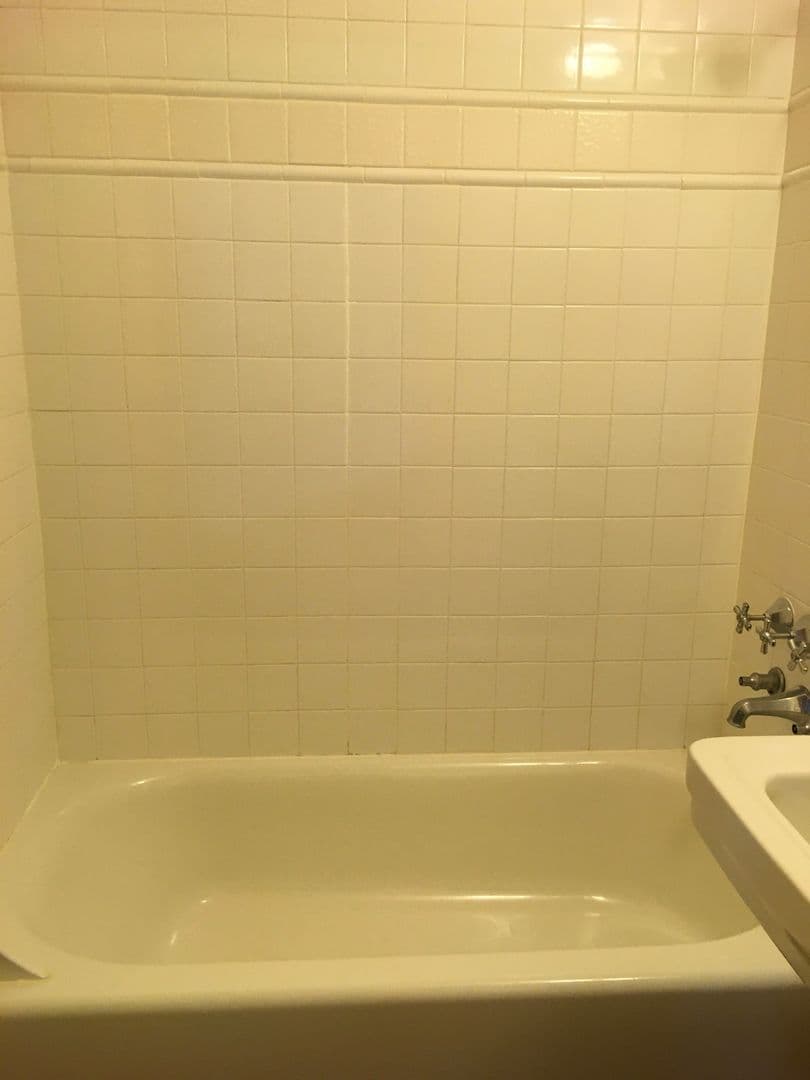 Seattle Apartment: 124 11th Avenue East