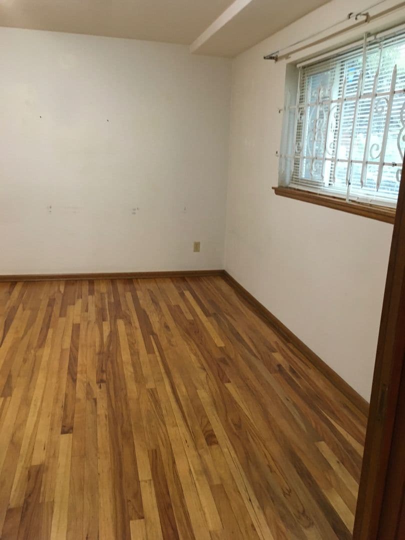 Seattle Apartment: 124 11th Avenue East