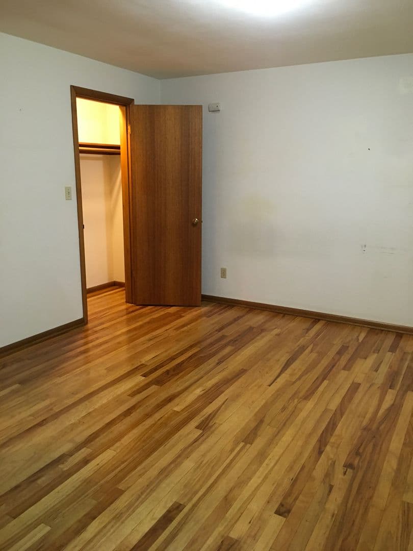 Seattle Apartment: 124 11th Avenue East