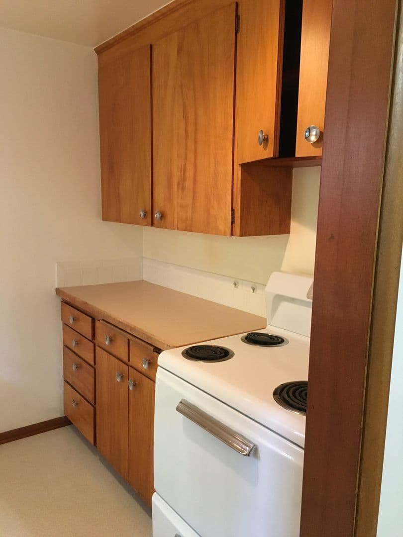 Seattle Apartment: 124 11th Avenue East