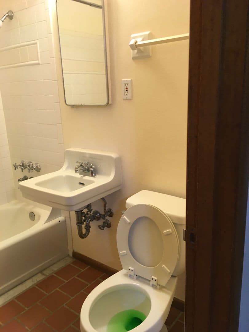 Seattle Apartment: 124 11th Avenue East