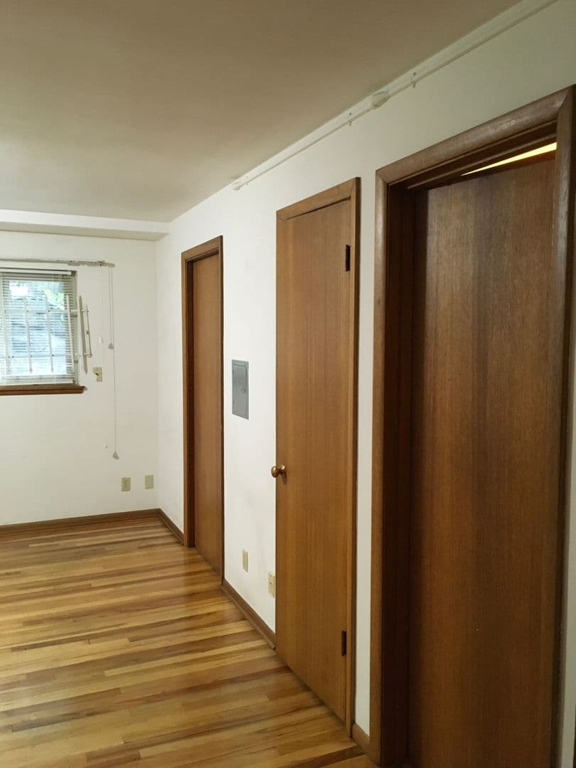 Seattle Apartment: 124 11th Avenue East