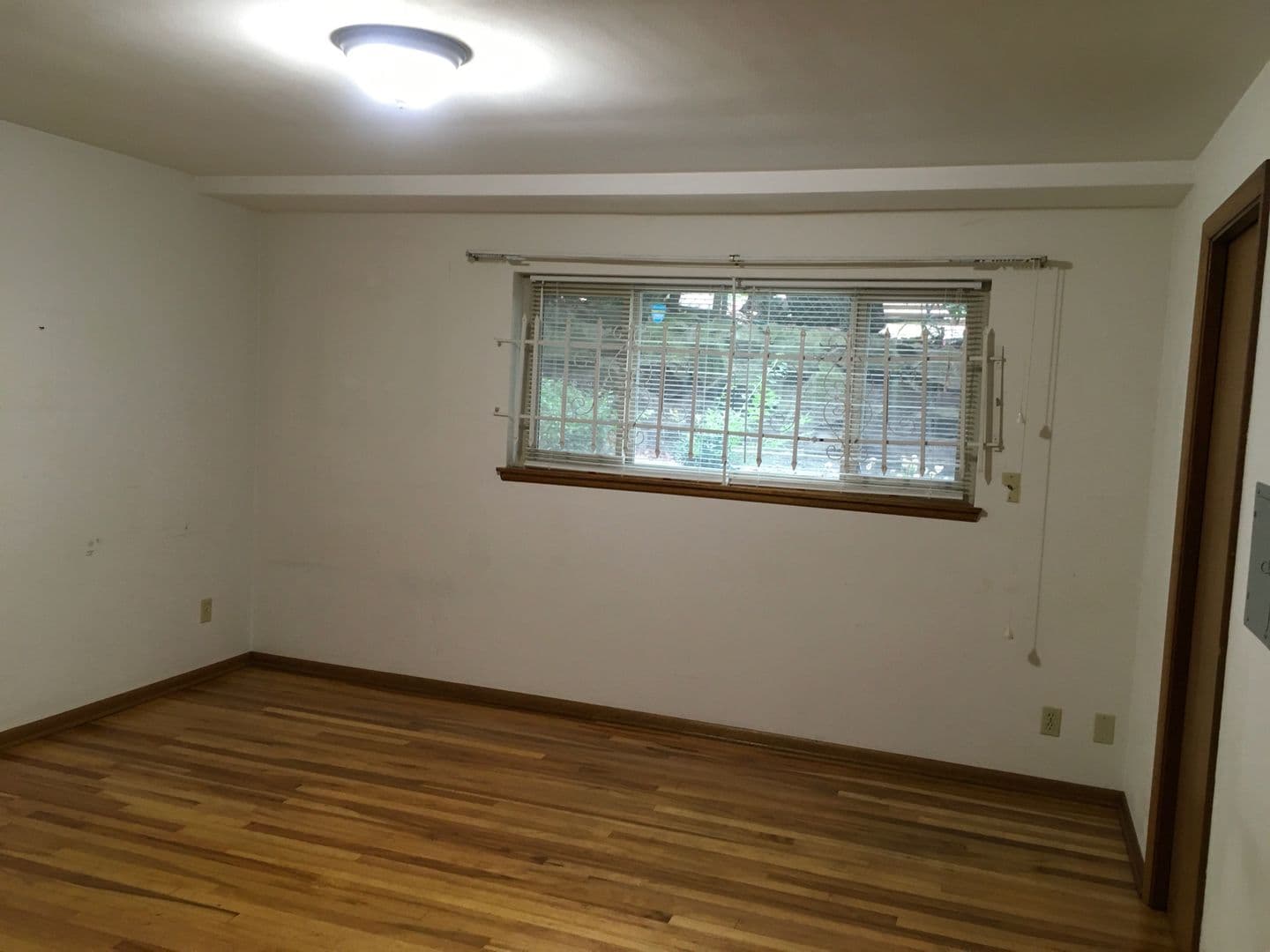 Seattle Apartment: 124 11th Avenue East