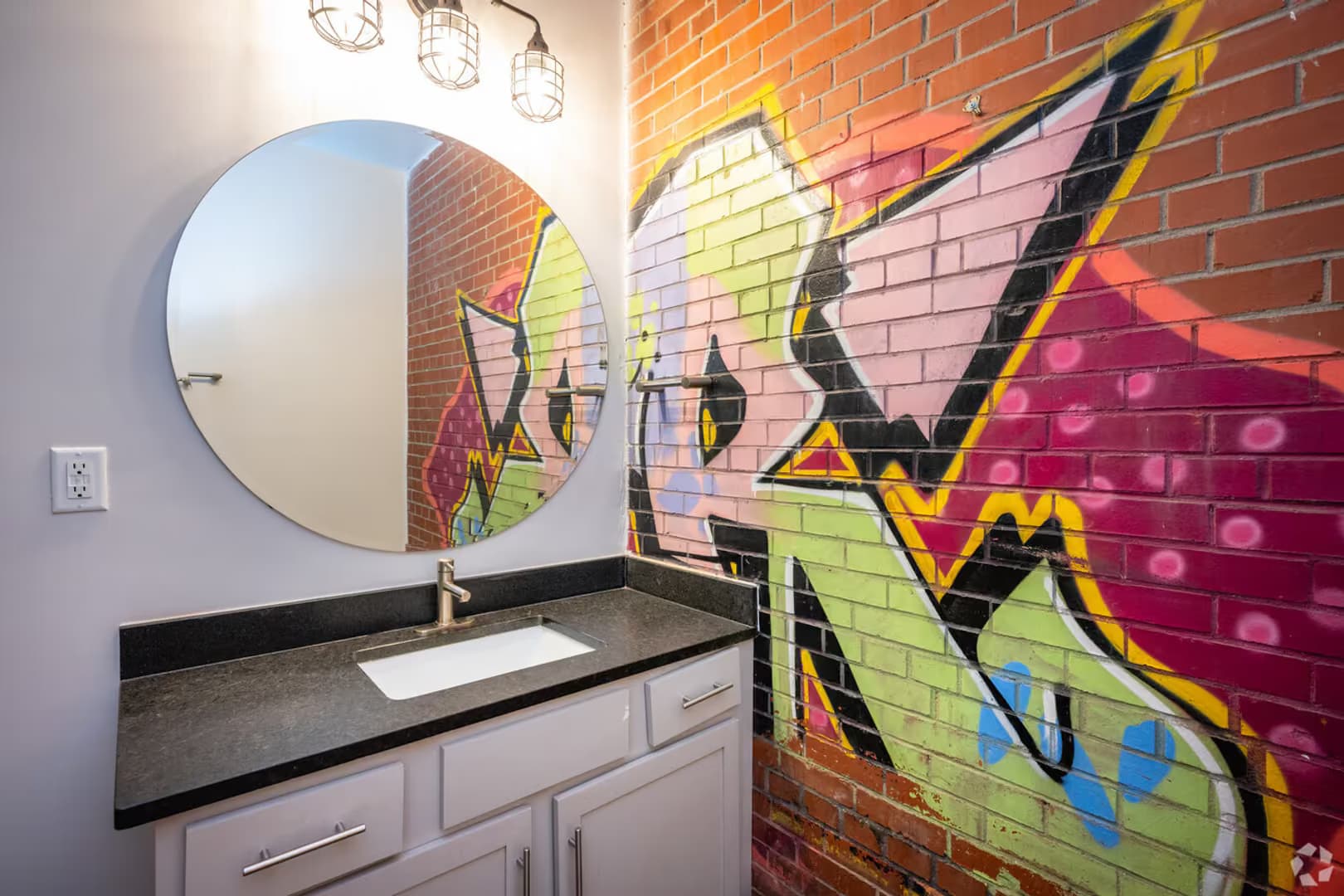 Spartanburg Apartment: 1875 Hayne Street