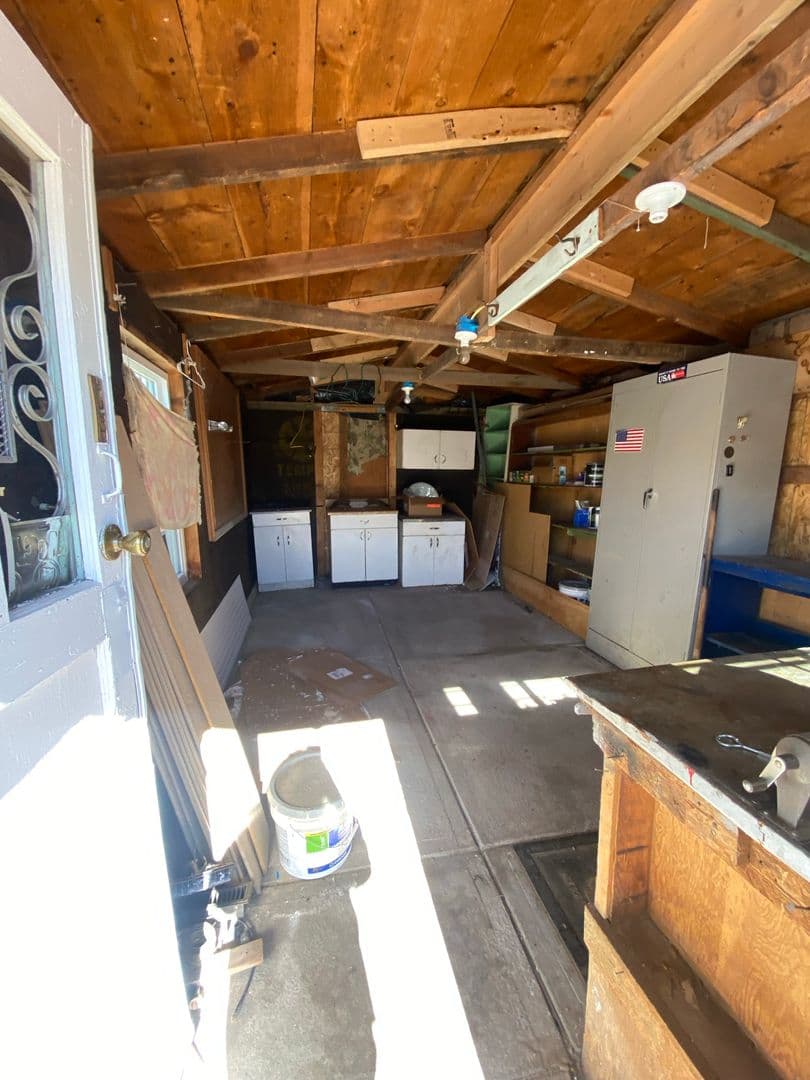 Trinidad House: 835 Robinson Ave
