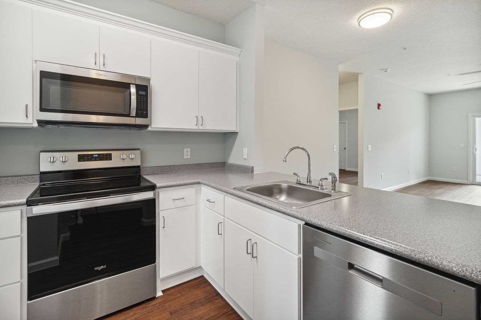 Hinesville Apartment: 905 Olmstead Rd