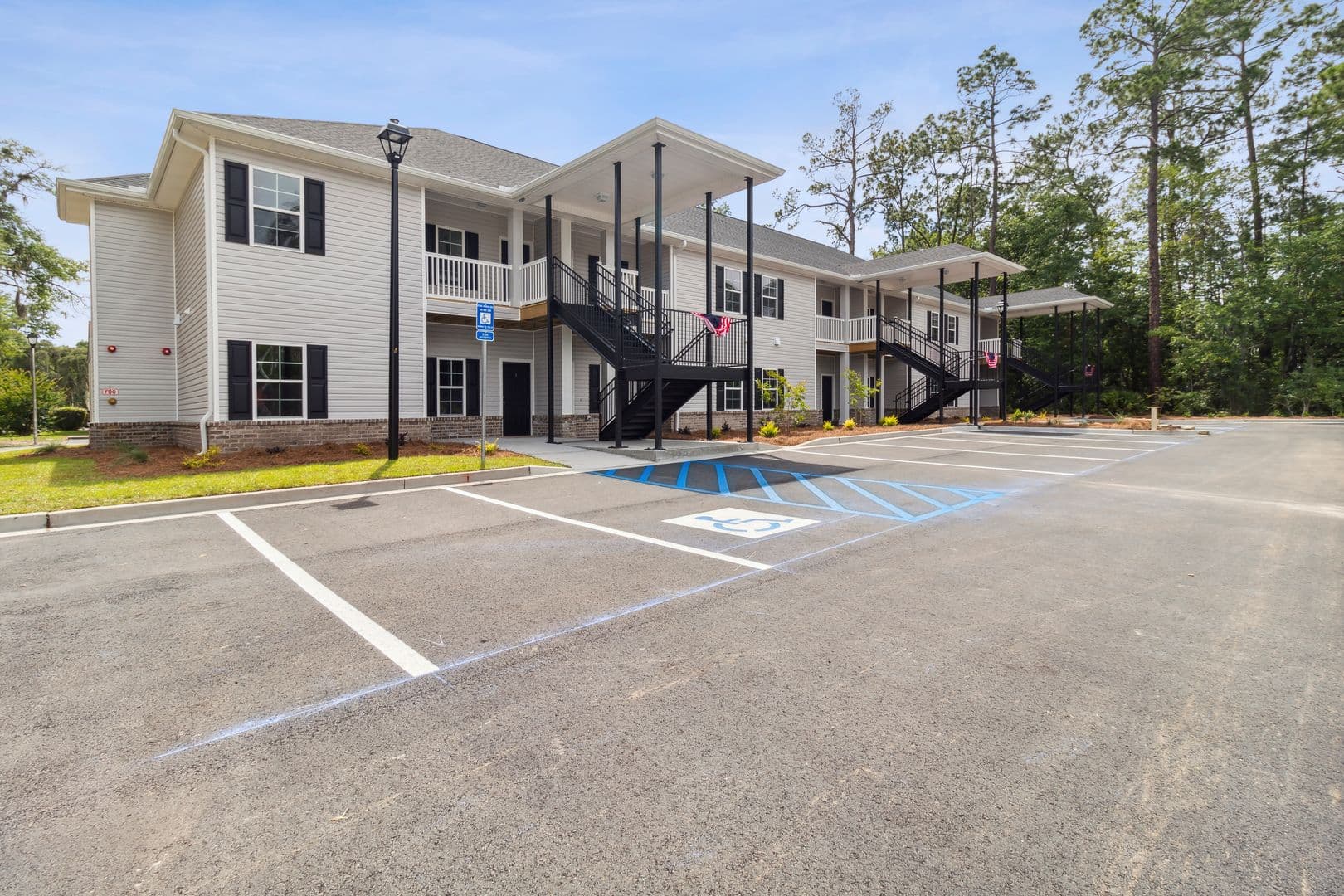 Hinesville Apartment: 905 Olmstead Rd
