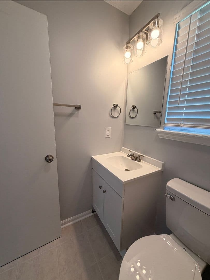 Hinesville House: 1006 Ridgeland Drive