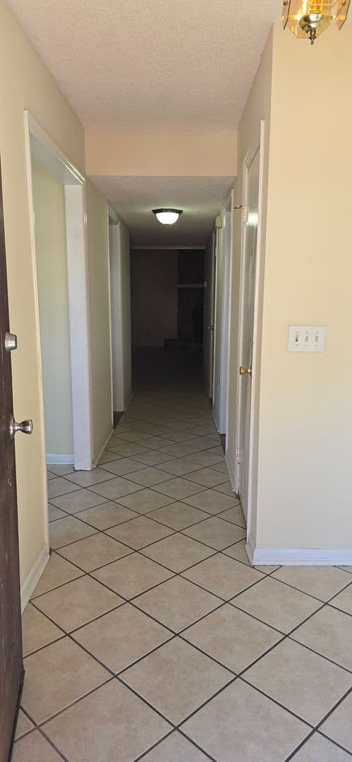 Hinesville House: 601 Tupelo Trail