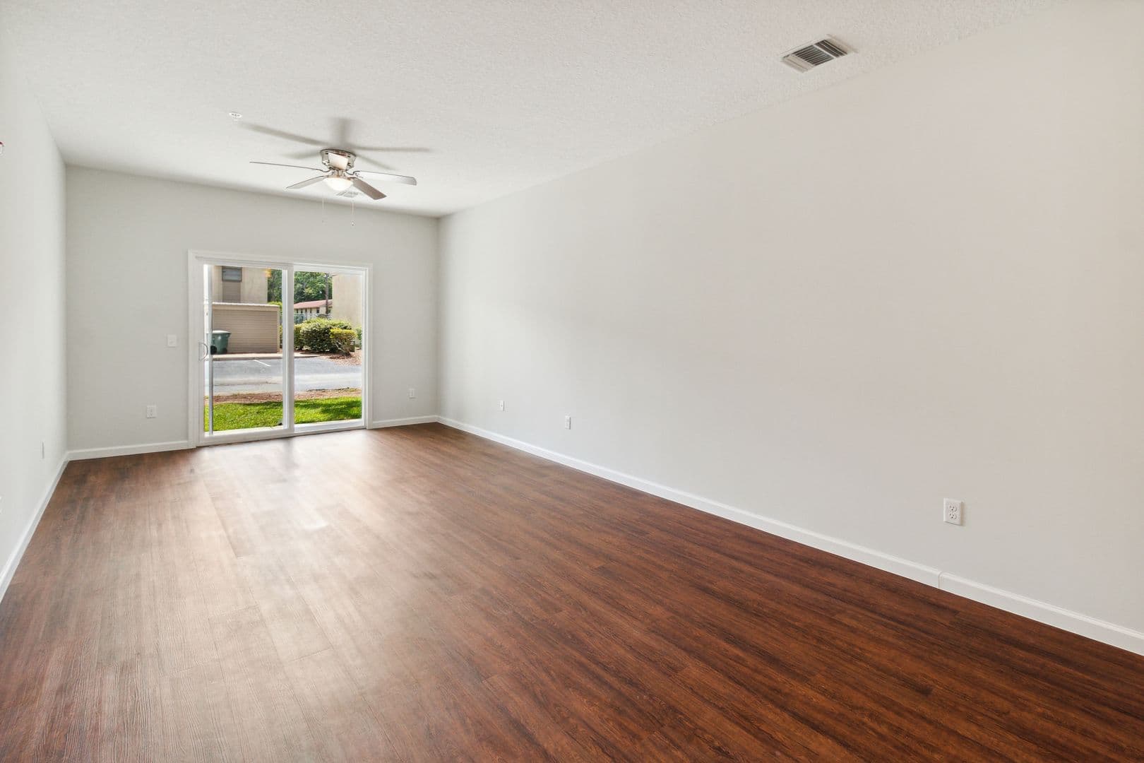 Hinesville Apartment: 905 Olmstead Rd