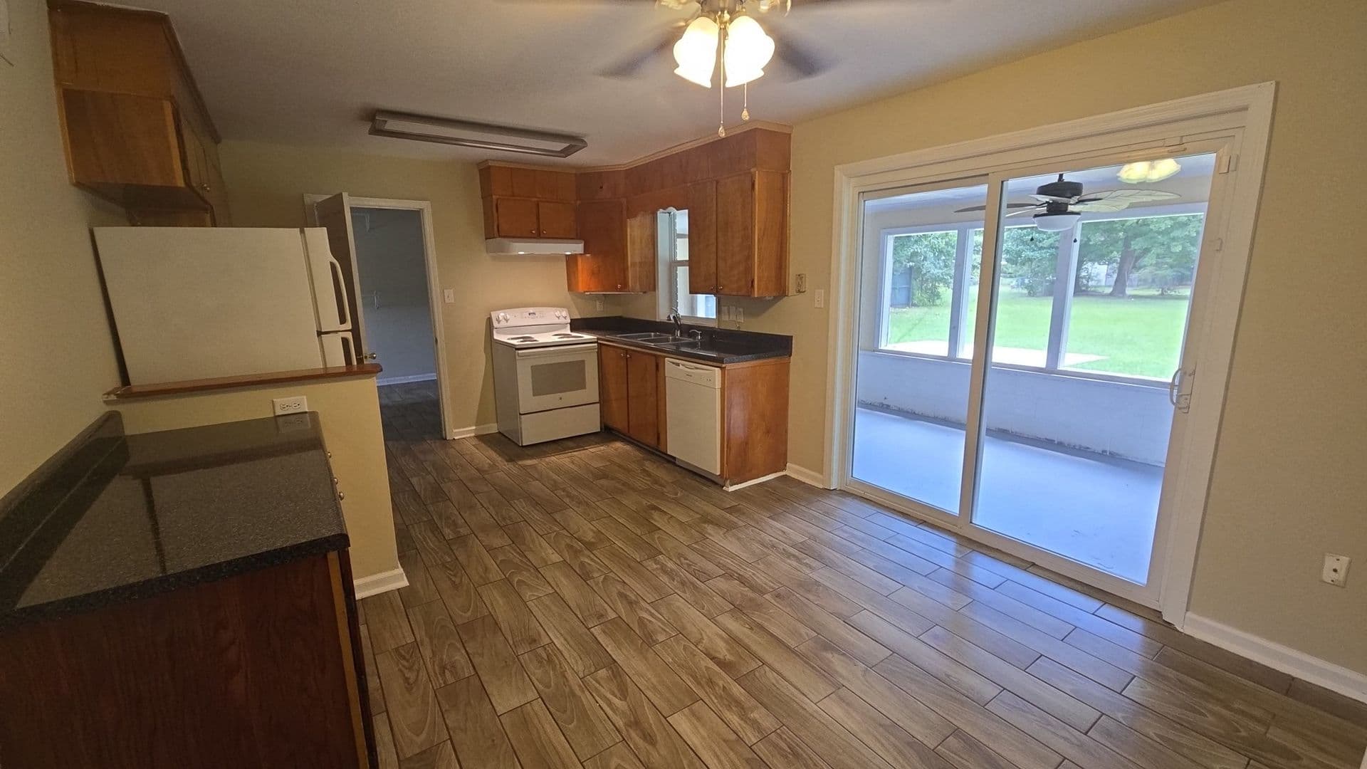 Hinesville House: 11 Elm Street