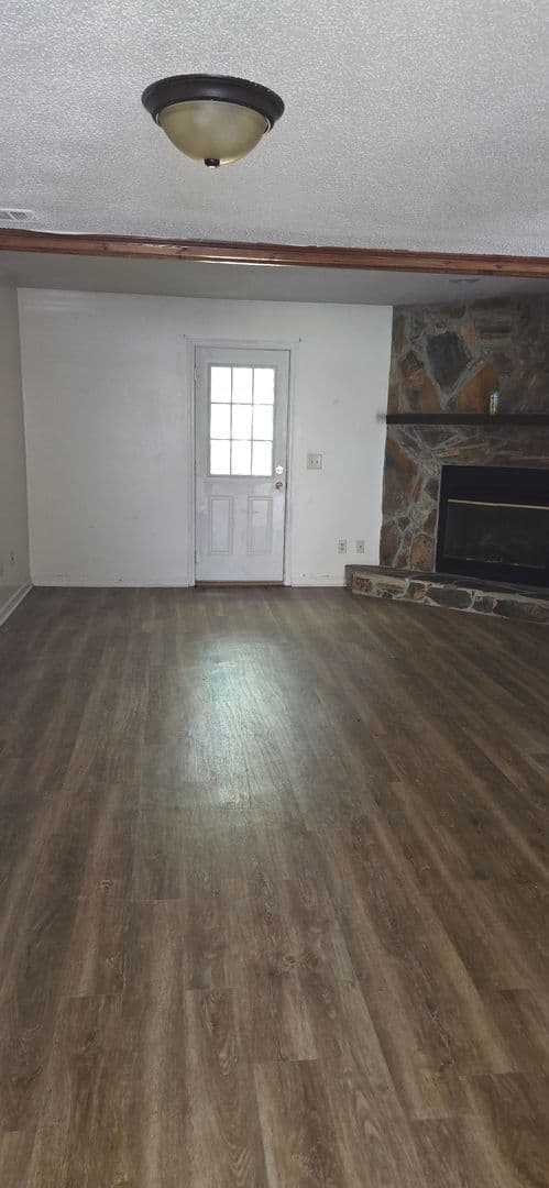 Hinesville House: 601 Tupelo Trail