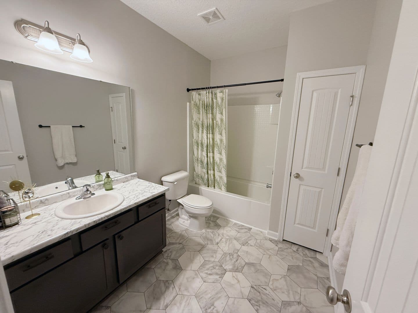 Hinesville House: 219 Herty Lane