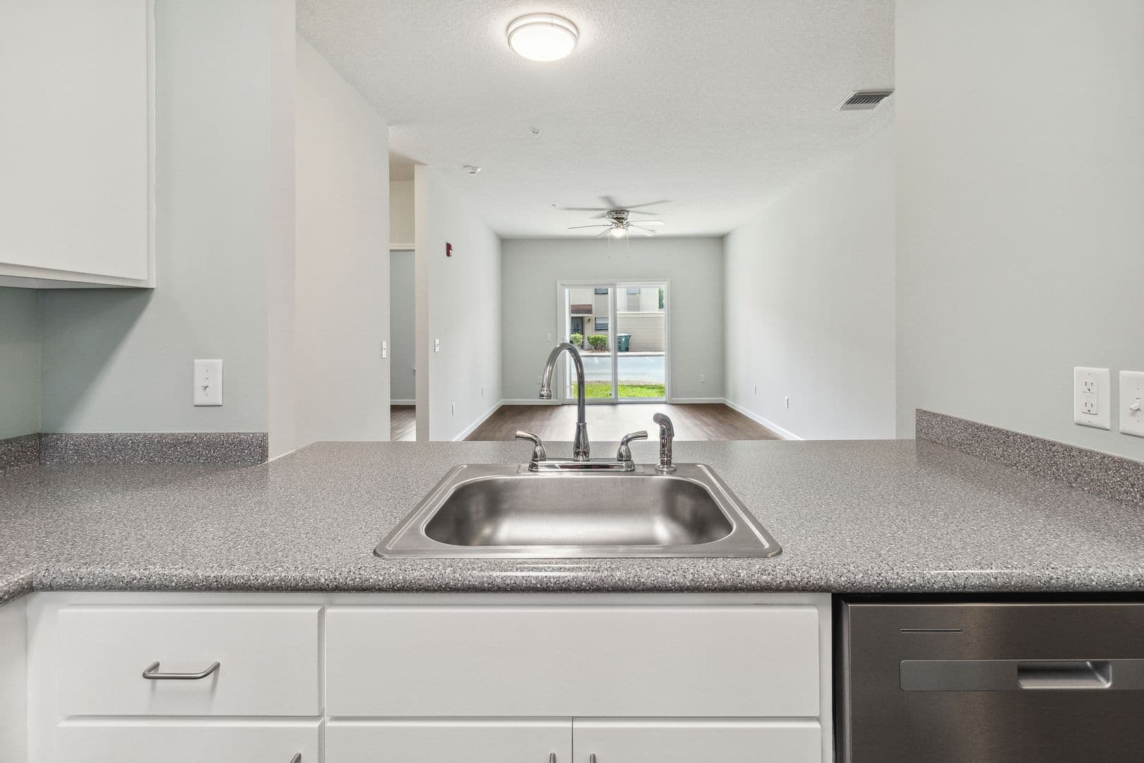Hinesville Apartment: 905 Olmstead Rd