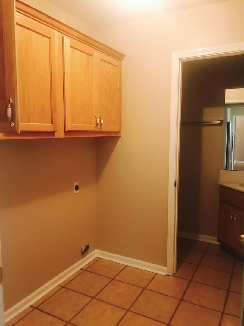 Hinesville House: 1115 Montclair Drive