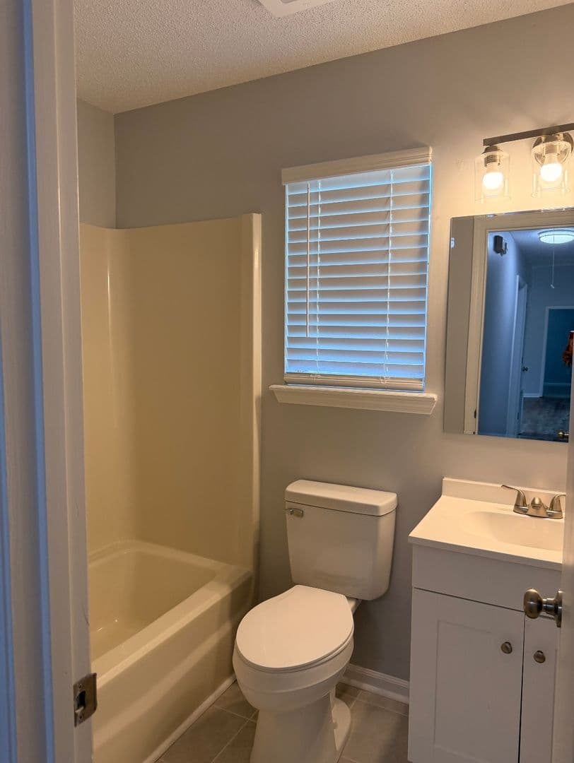 Hinesville House: 1006 Ridgeland Drive