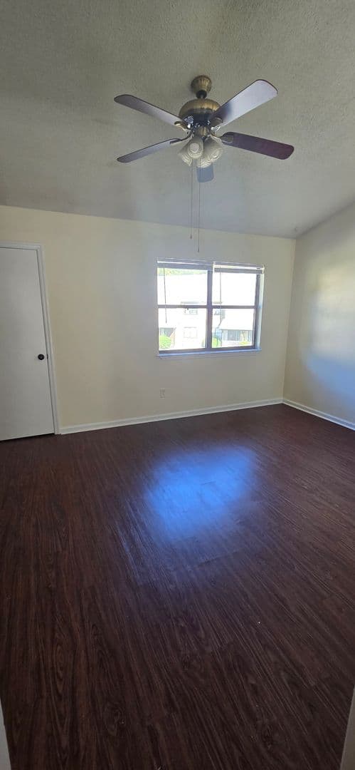 Hinesville House: 601 Tupelo Trail