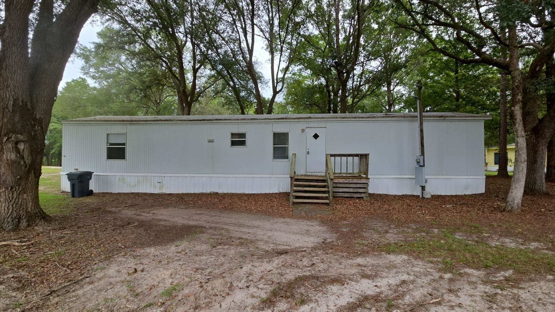 Ludowici Apartment: 111 Mary Alice Road