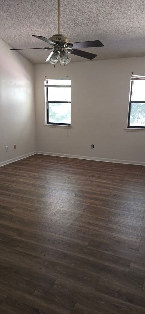Hinesville House: 601 Tupelo Trail