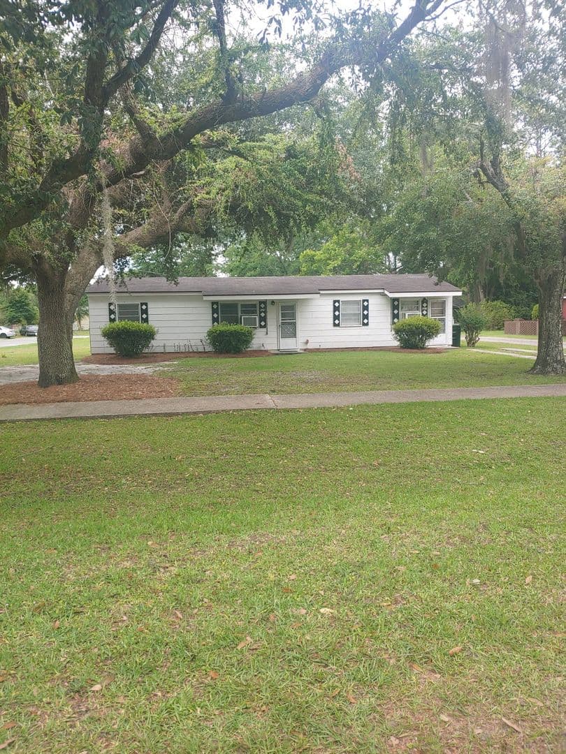 Hinesville House: 825 Olmstead Drive
