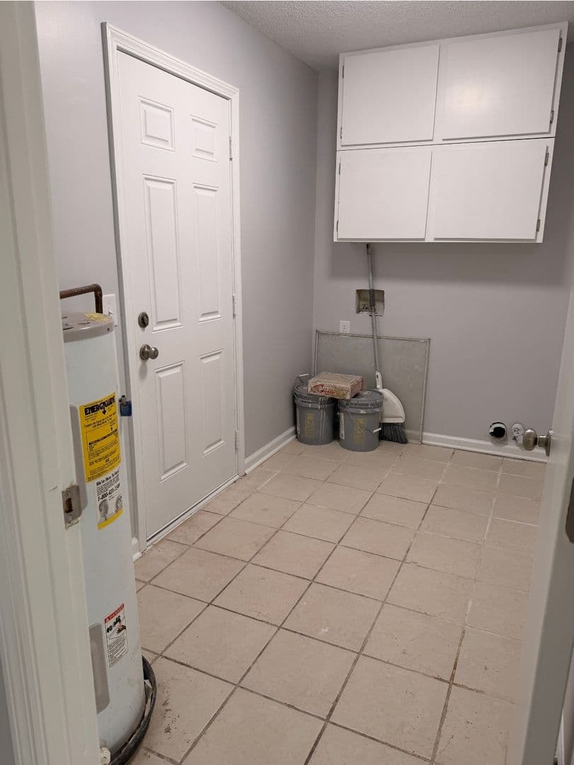 Hinesville House: 1006 Ridgeland Drive
