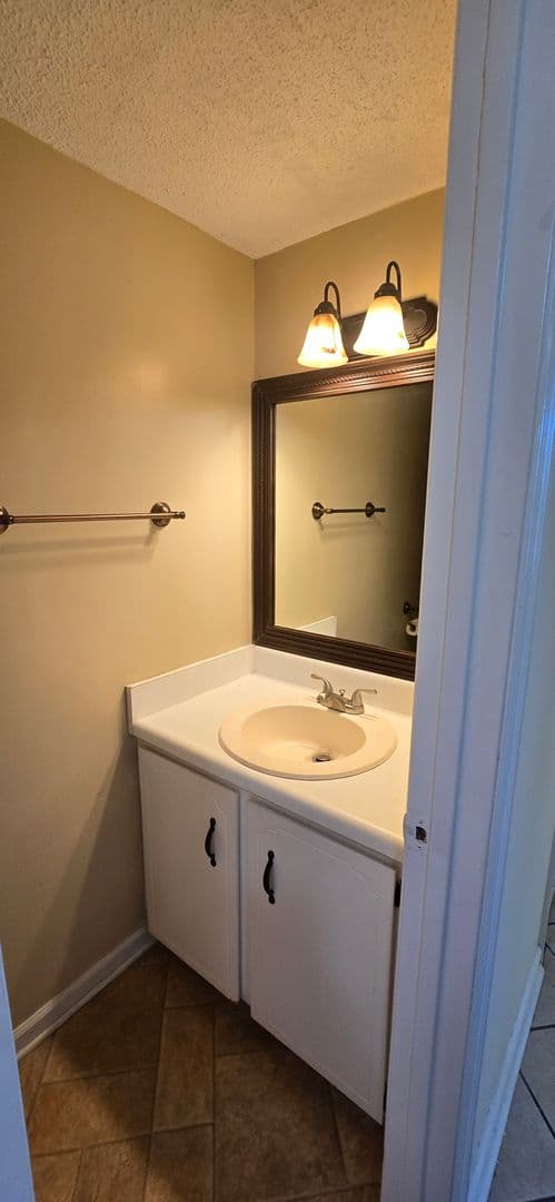 Hinesville House: 601 Tupelo Trail