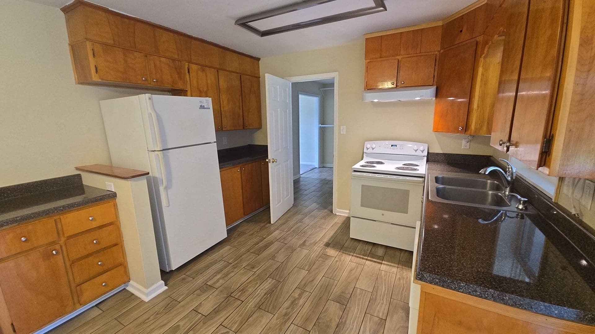 Hinesville House: 11 Elm Street