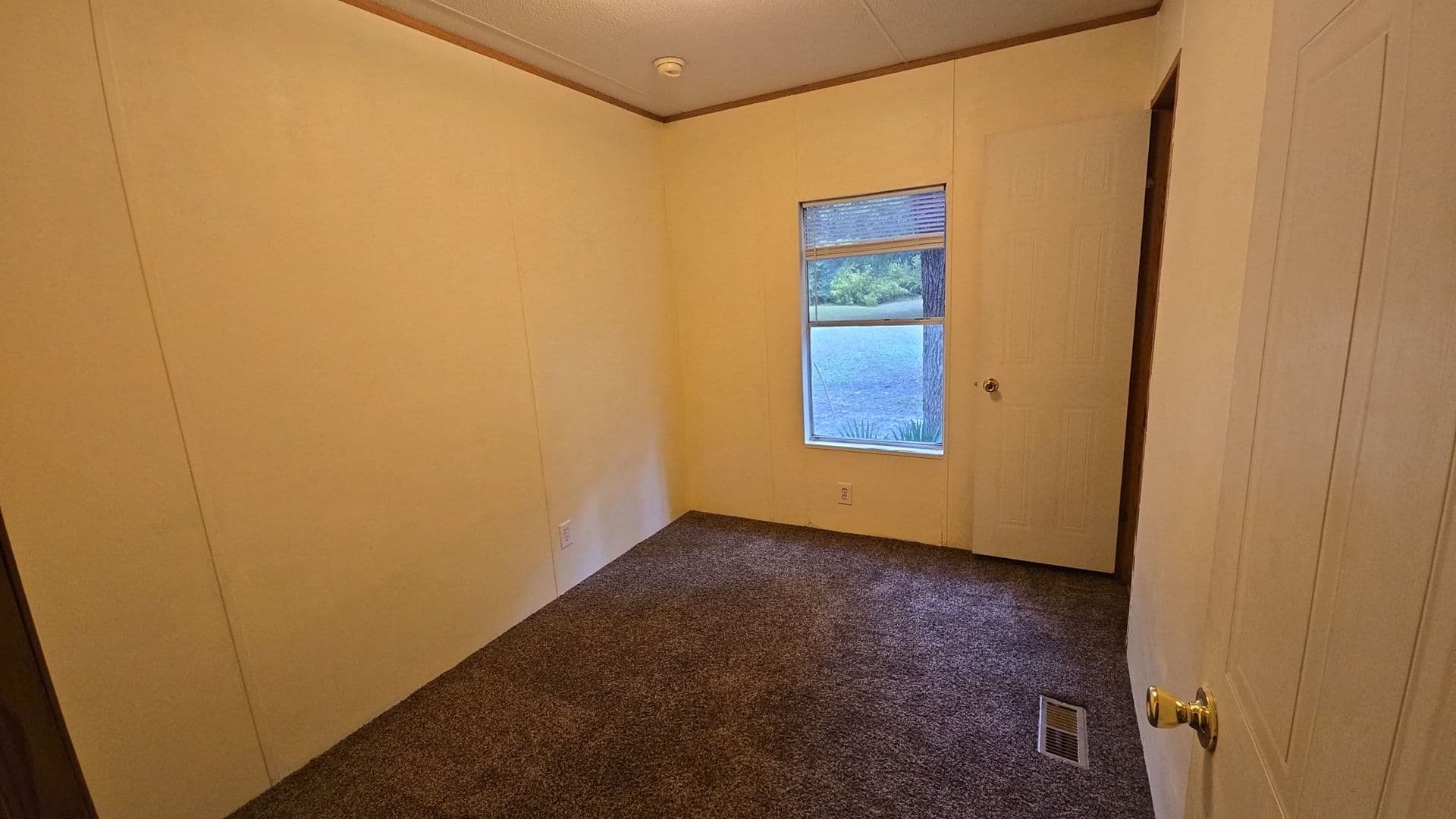 Ludowici Apartment: 111 Mary Alice Road
