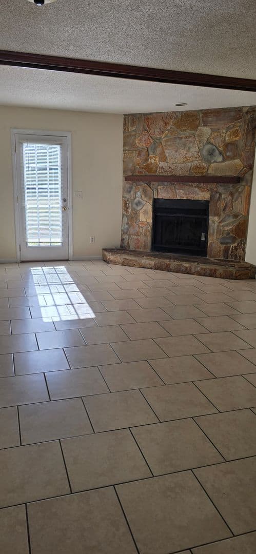 Hinesville House: 601 Tupelo Trail