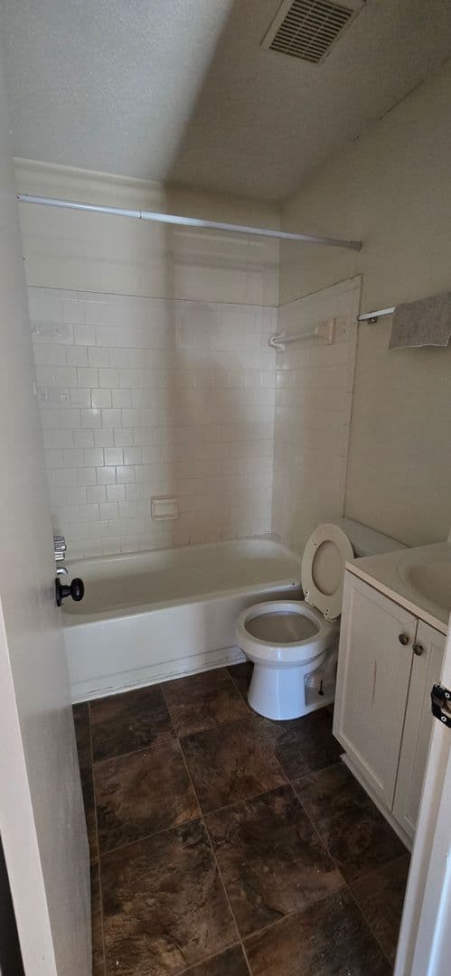 Hinesville House: 601 Tupelo Trail