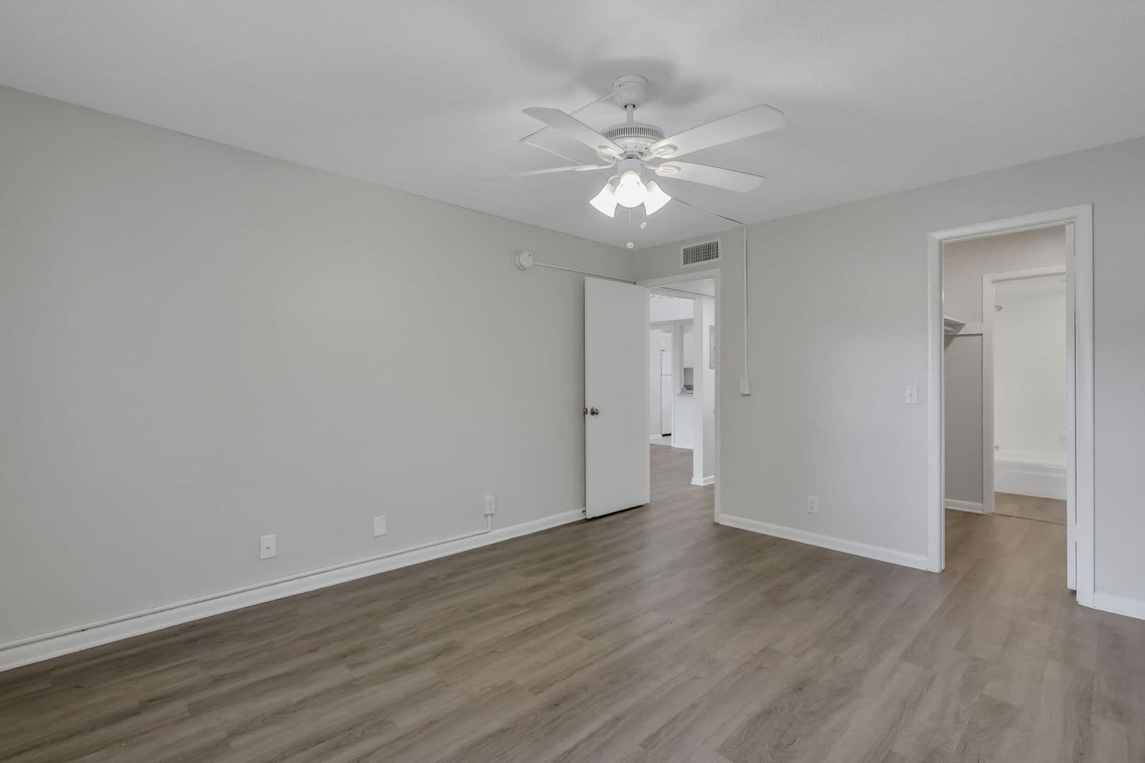 Jacksonville Apartment: 3420 University Blvd S