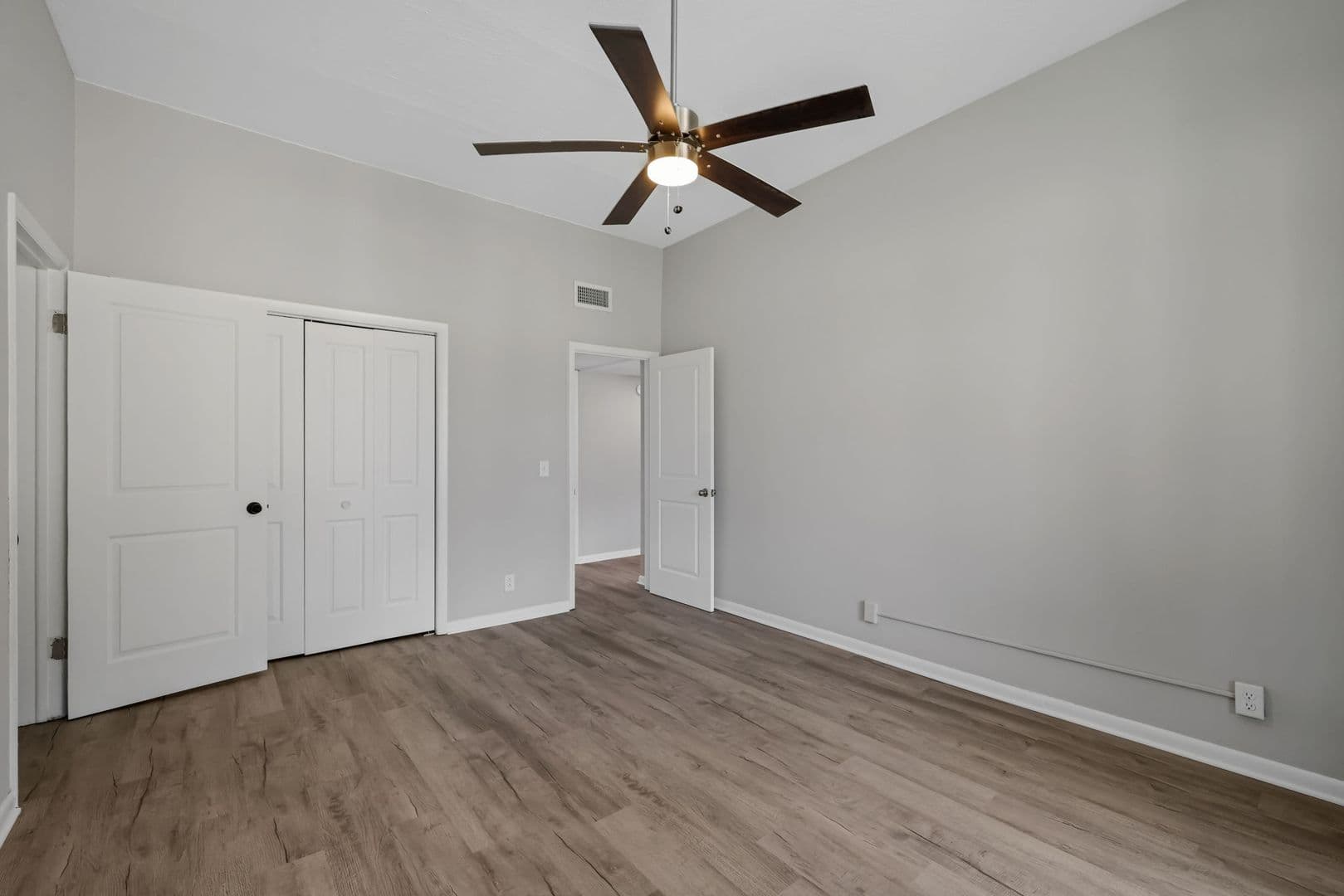 Jacksonville Apartment: 3420 University Blvd S