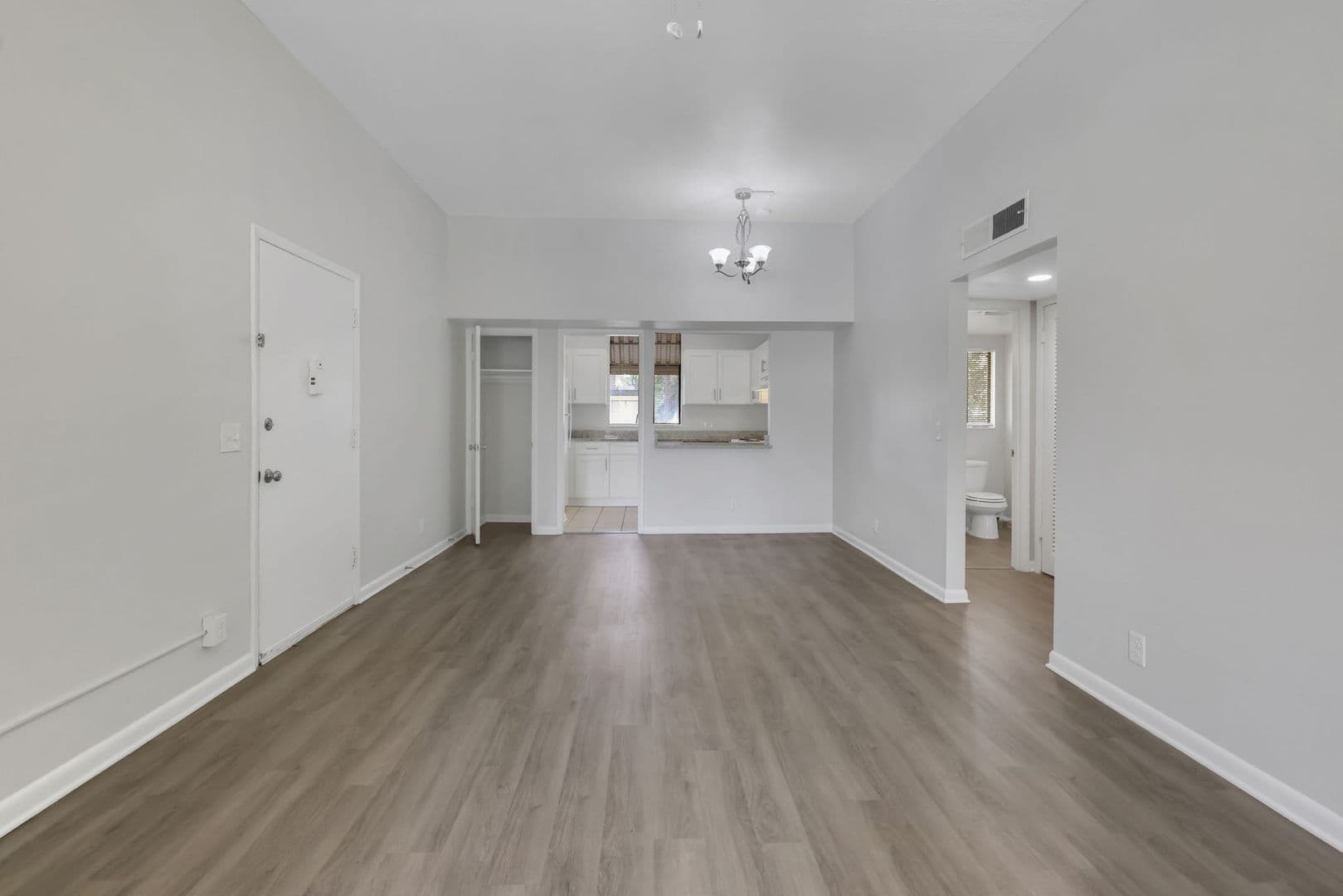 Jacksonville Apartment: 3420 University Blvd S