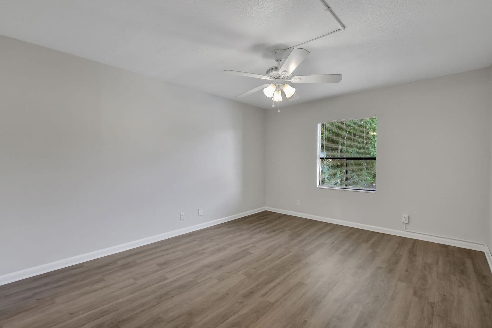 Jacksonville Apartment: 3420 University Blvd S