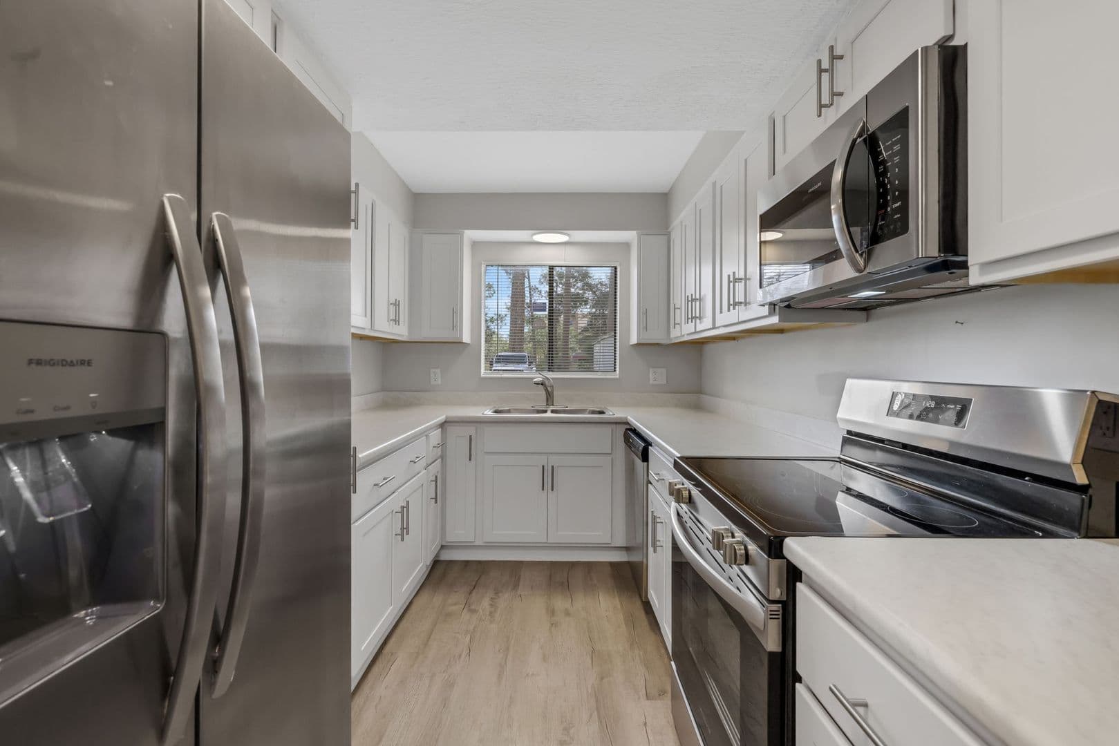 Jacksonville Apartment: 3420 University Blvd S
