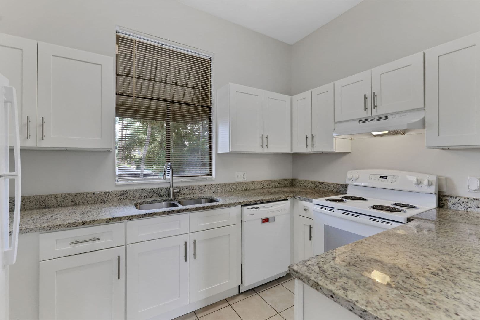 Jacksonville Apartment: 3420 University Blvd S