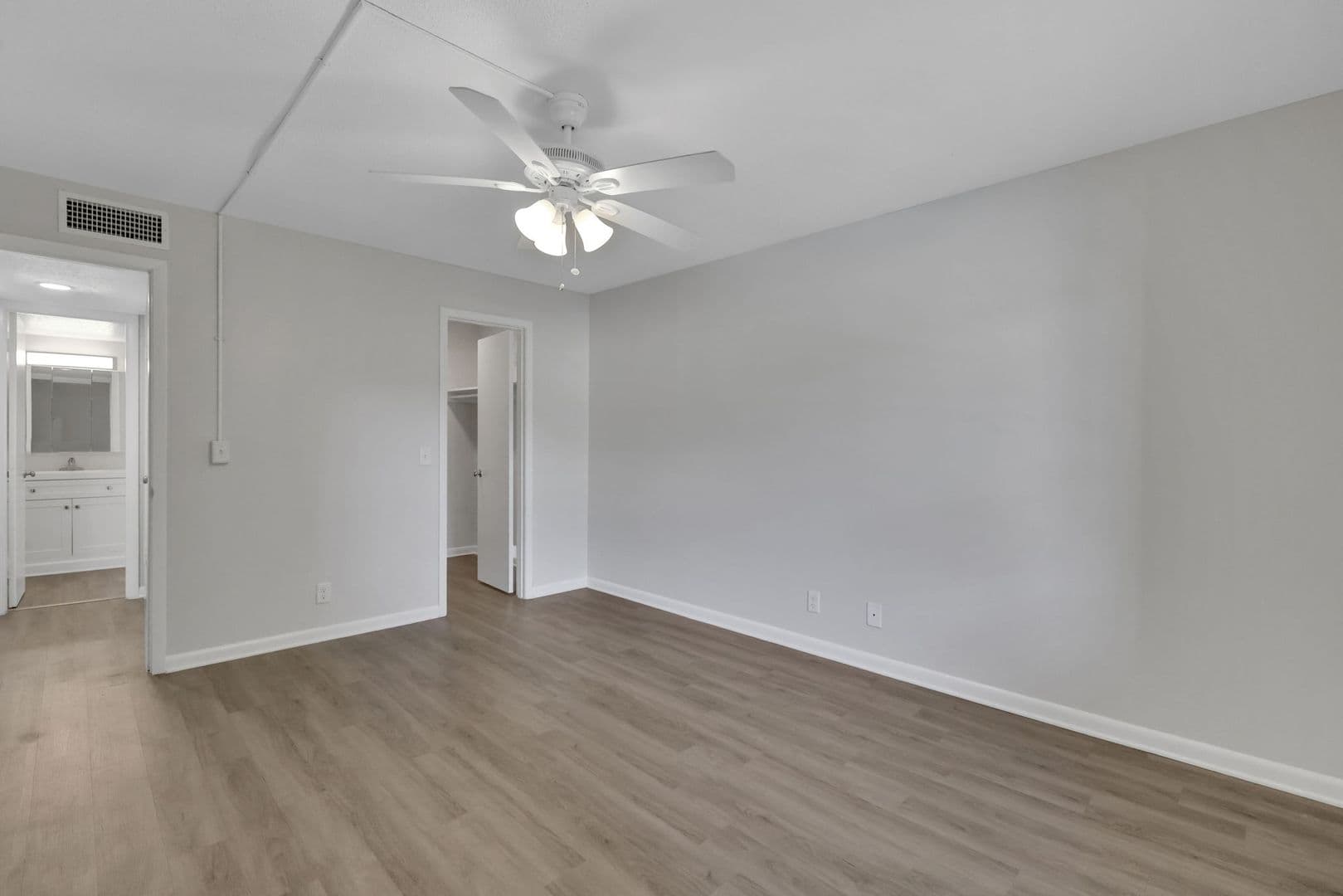 Jacksonville Apartment: 3420 University Blvd S