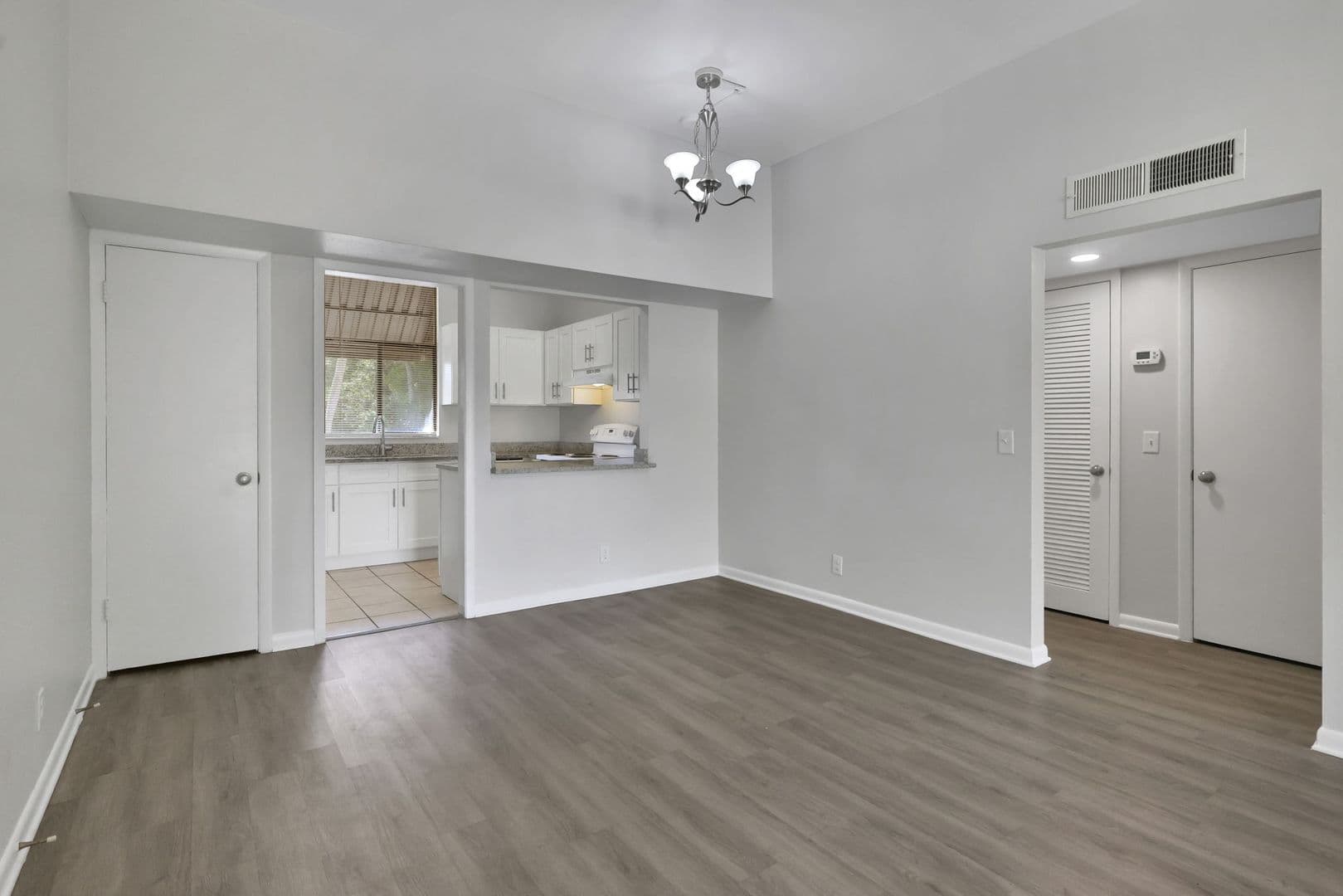 Jacksonville Apartment: 3420 University Blvd S